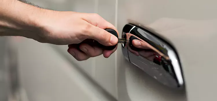 Why Choose Our Auto Locksmith Team in Solon, OH?